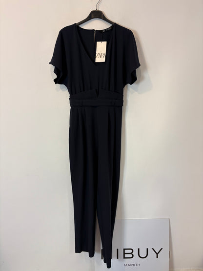 ZARA. Mono azul fluido escote