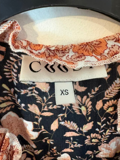 COOSY. Vestido largo estampado vuelo