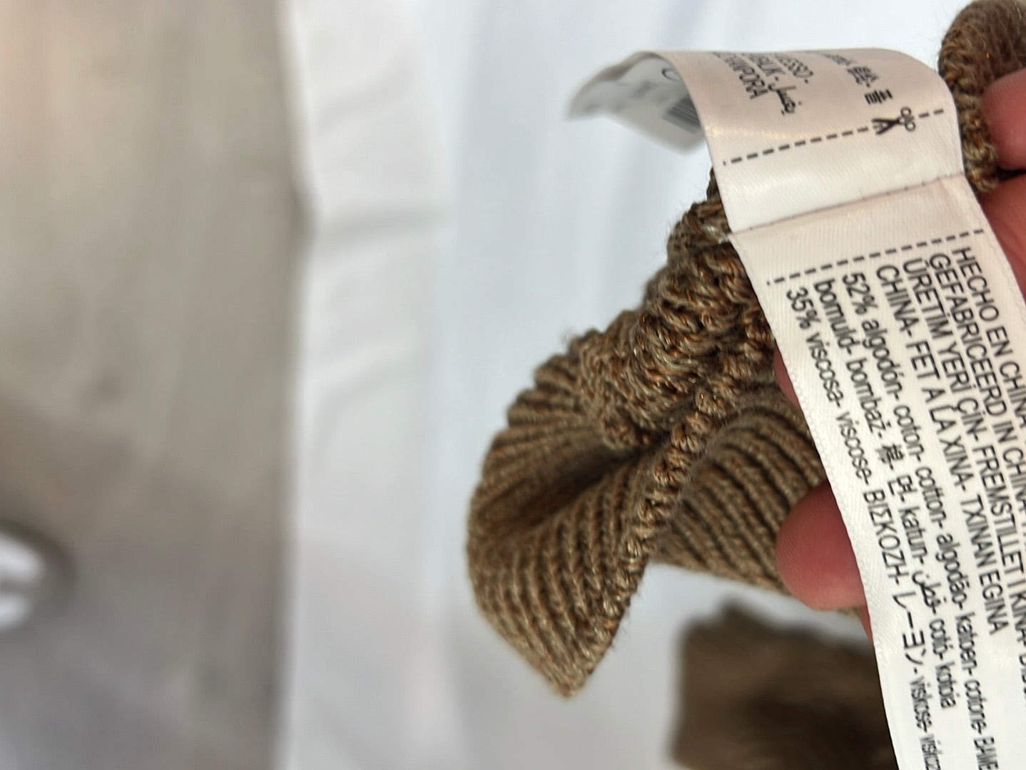 MASSIMO DUTTI. Rebeca beige punto abierto T.m