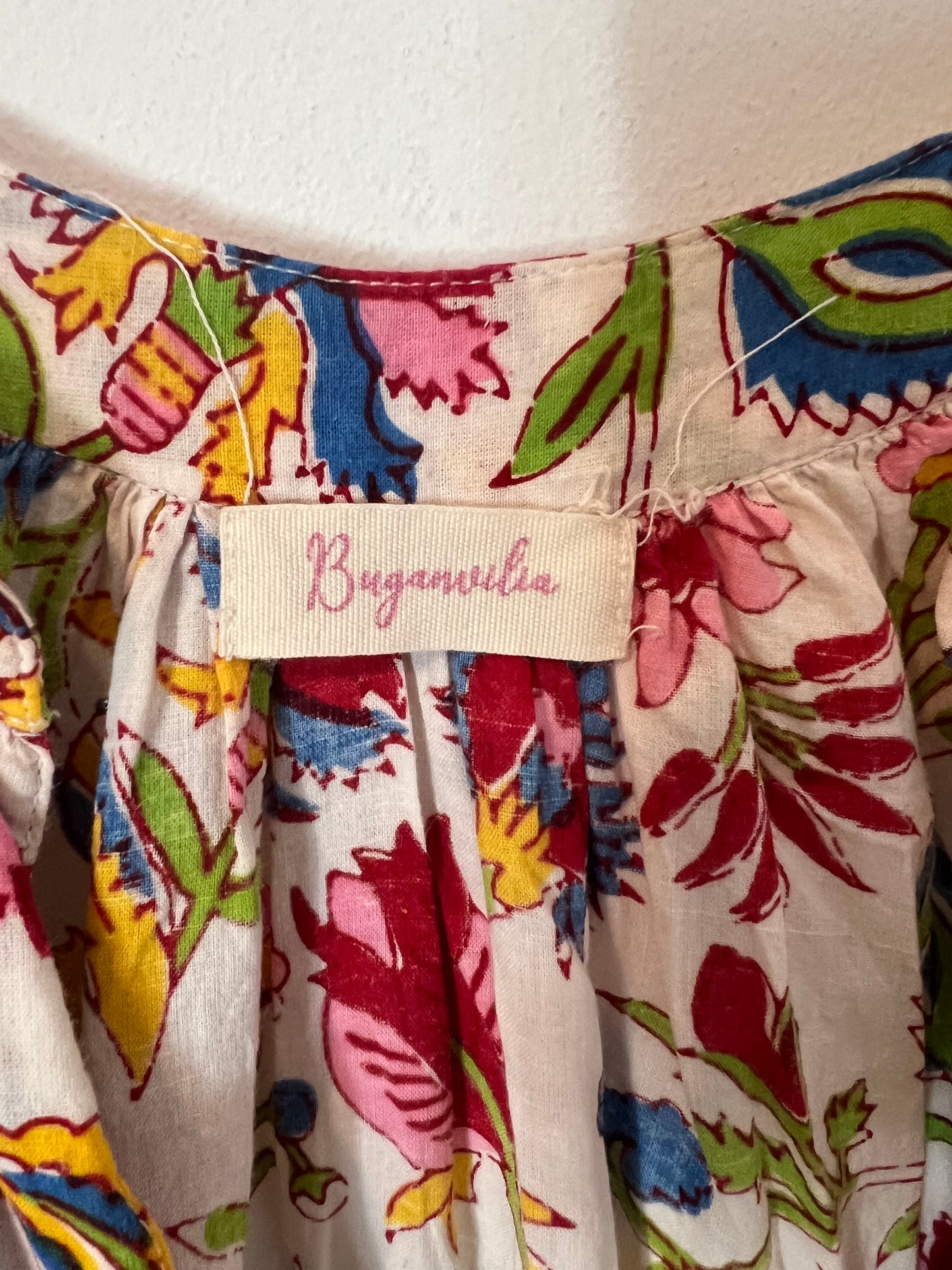 BUGANVILIA. Long white dress with red flowers, size 3XL