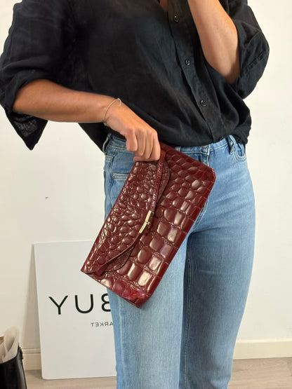 FURLA. Cartera de mano piel troquelada