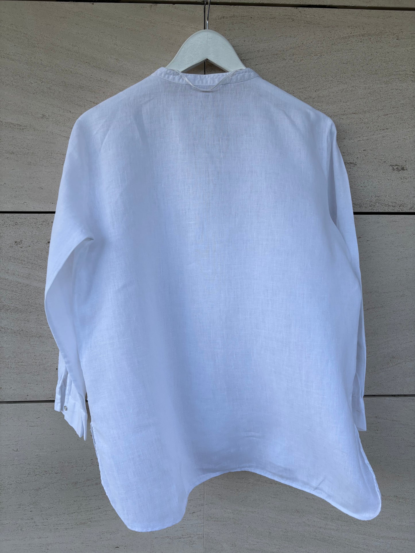 ZARA. Camisa blanca 100% lino bolsillos