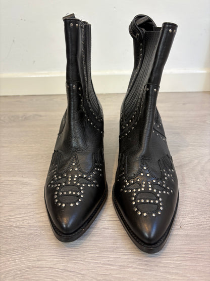 PEPE JEANS. Botines negros tachas