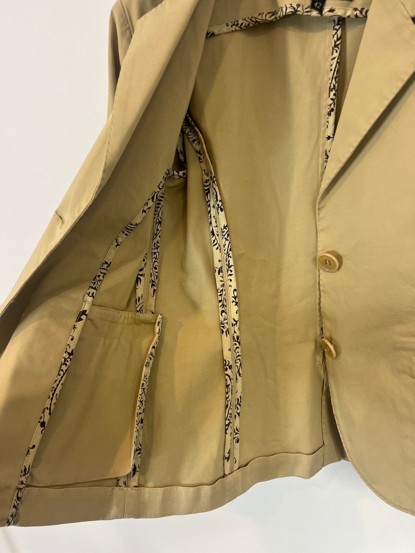 ETRO Blazer beige entallada. T 42 (38)