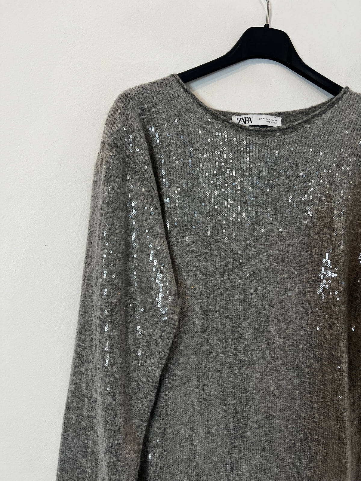 ZARA. conjunto gris lentejuelas con lana