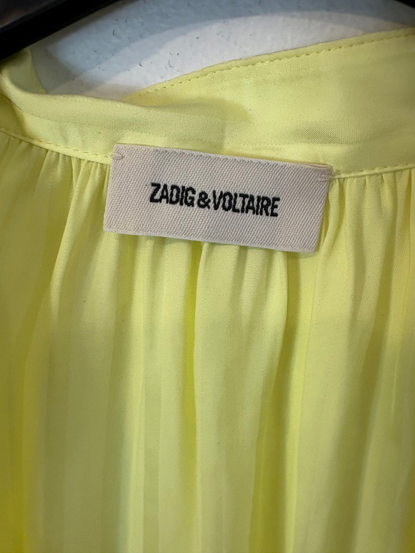 ZADIG & VOLTAIRE. Blusa amarilla plisada. T S