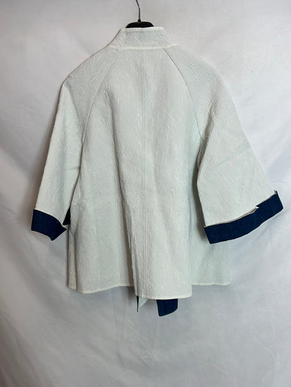 ERMANNO SCERVINO. Chaqueta blanca textura. T 44 (L)