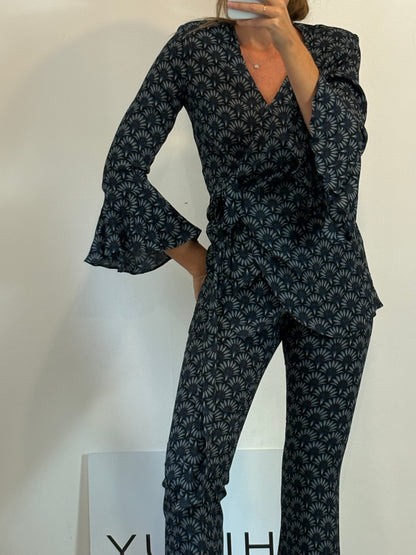 LADY PIPA. Total look azul estampado