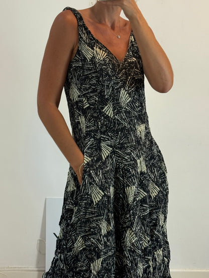 BIMBA Y LOLA. Oversized black printed dress. Size XS