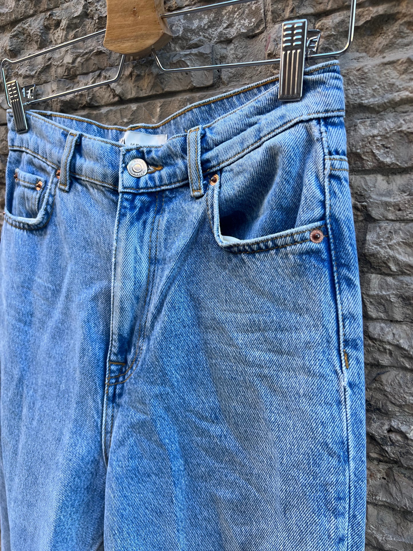 ZARA. Denim recto claro. T 36