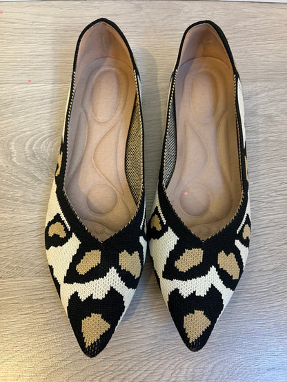 OTRAS. Zapato plano textura animal print. T 39