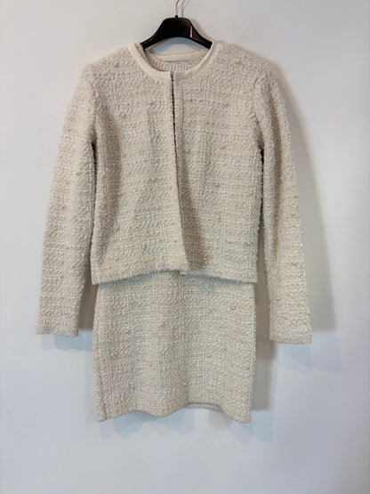 ZARA. Total look tweed perlas