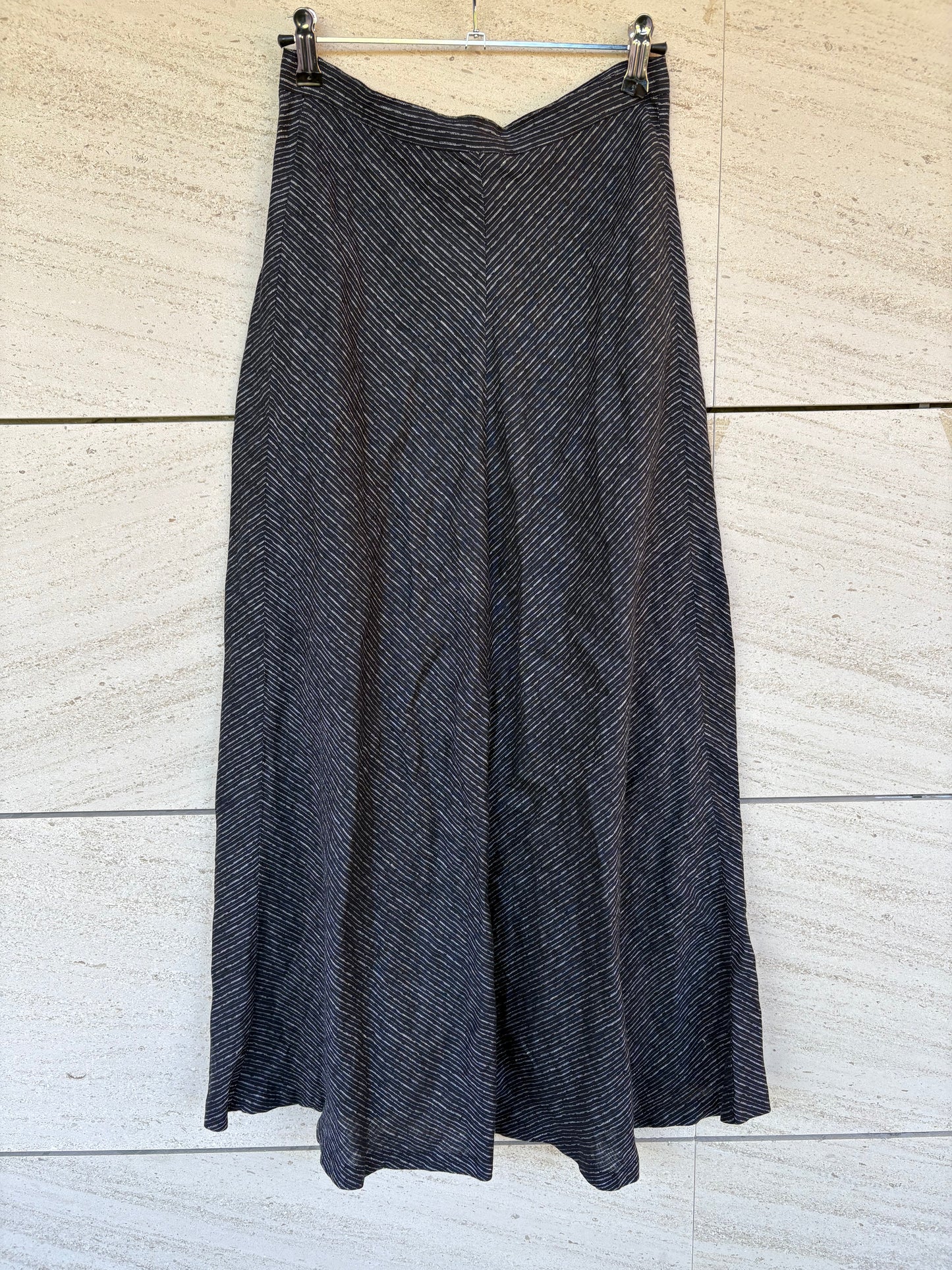 CORTANA. Falda midi abotonada lino. T 38