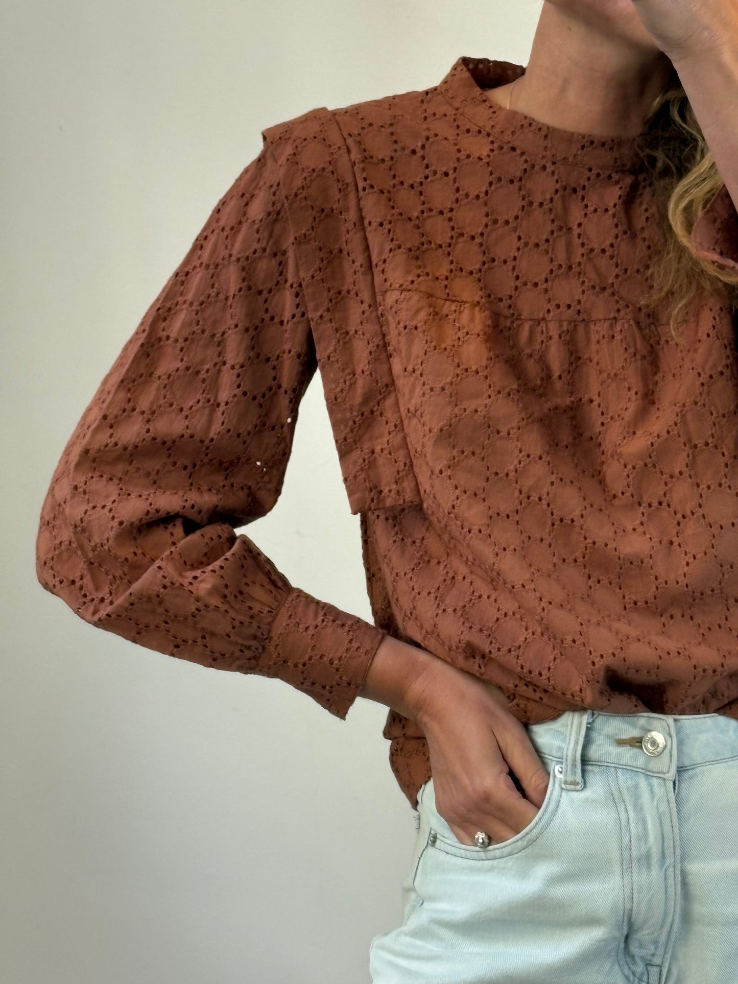 COMPAÑÍA FANTÁSTICA . Blusa caldero bordados