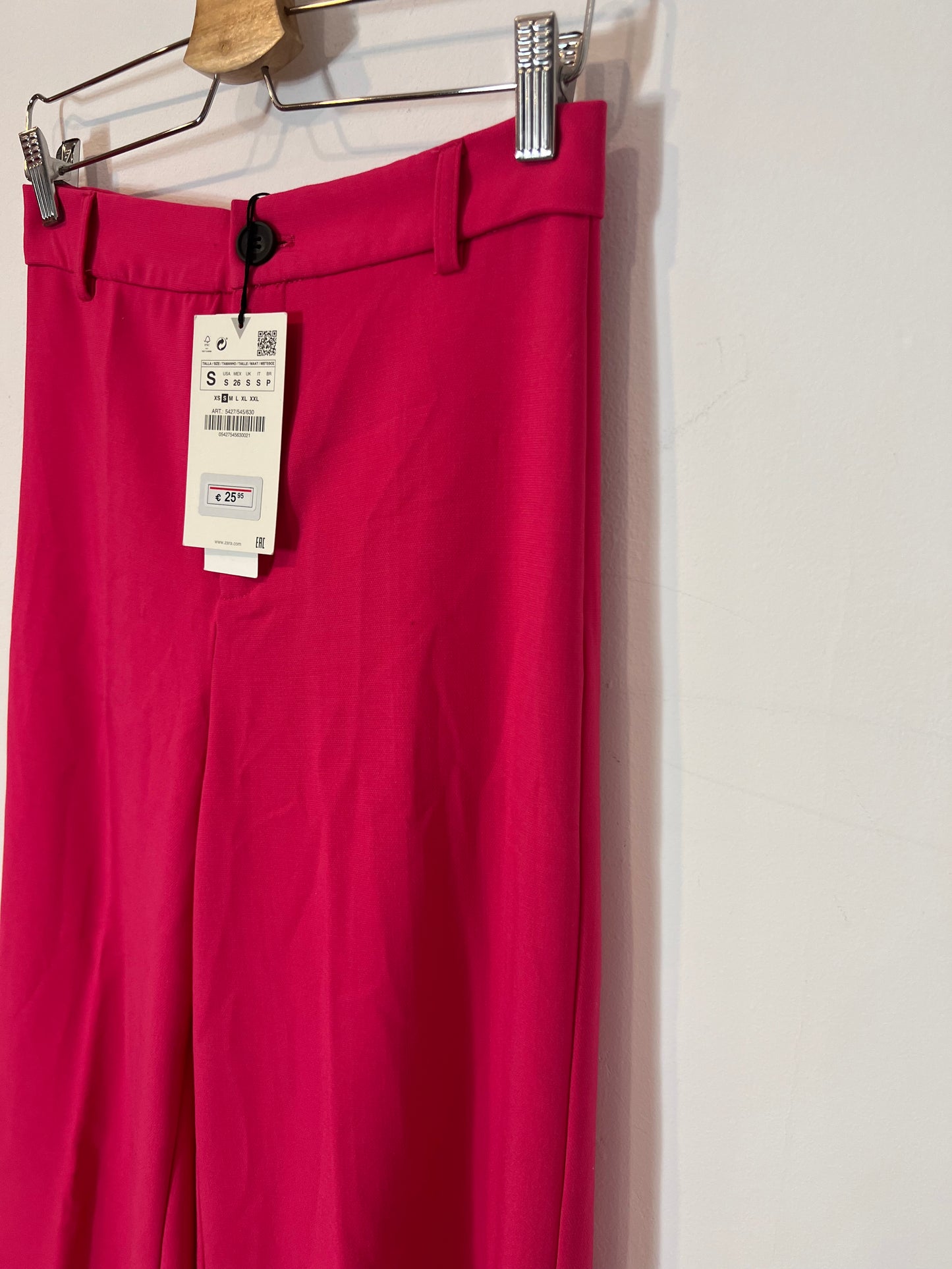 ZARA. Pantalón rosa fucsia pinzas. T S