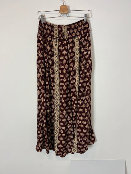 OTHERS. Total look: flowing trousers and YOUR top