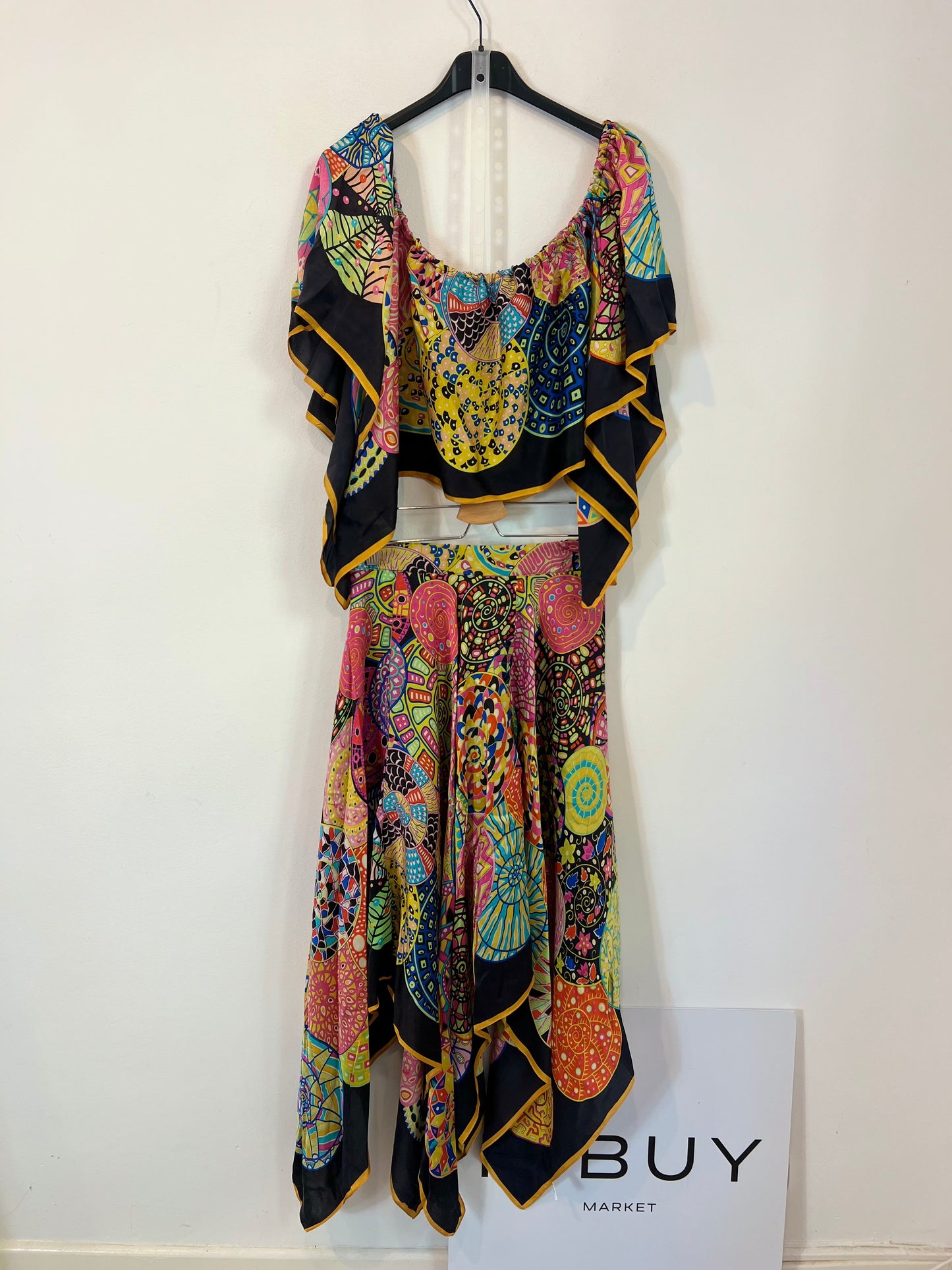 ZAITEGUI. Total look top y falda seda T.s/m