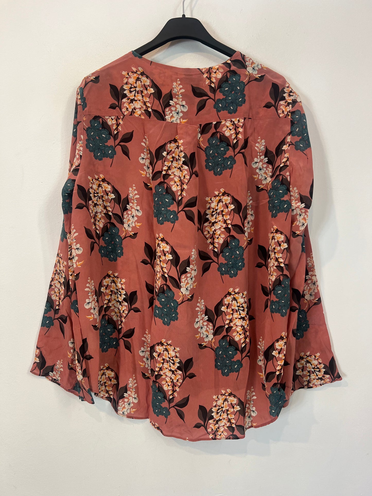 MASSIMO DUTTI. Blusa flores seda T.42