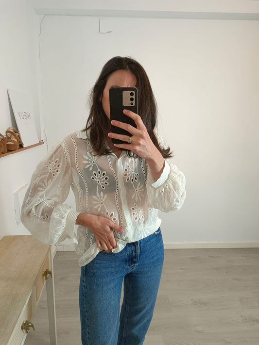 MAJE. White embroidered blouse. TS