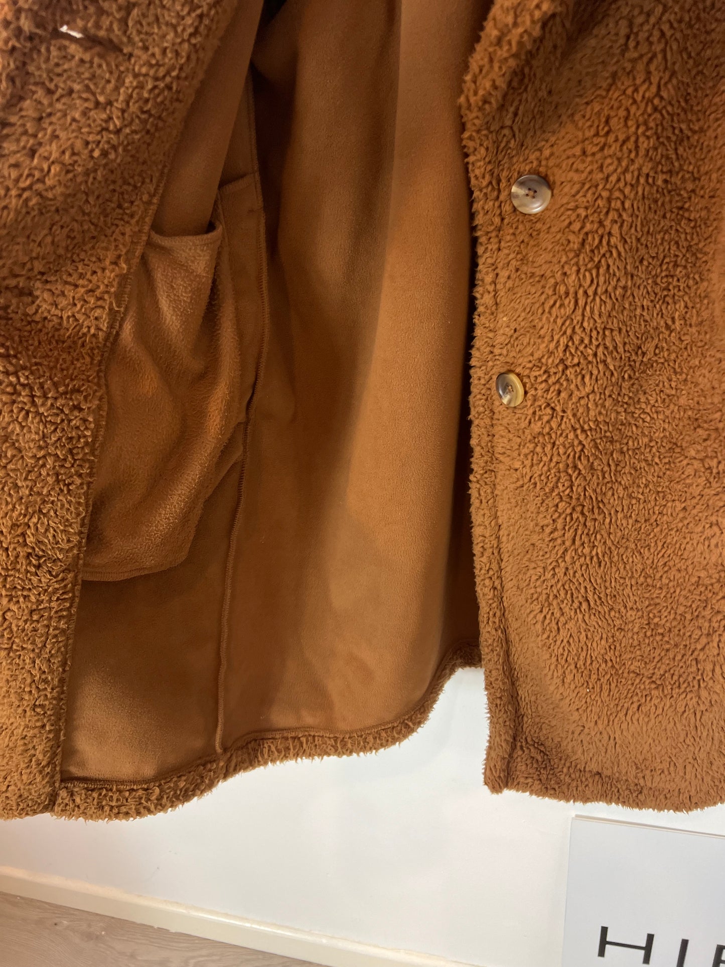 UNIQLO. Abrigo textura marrón. T M