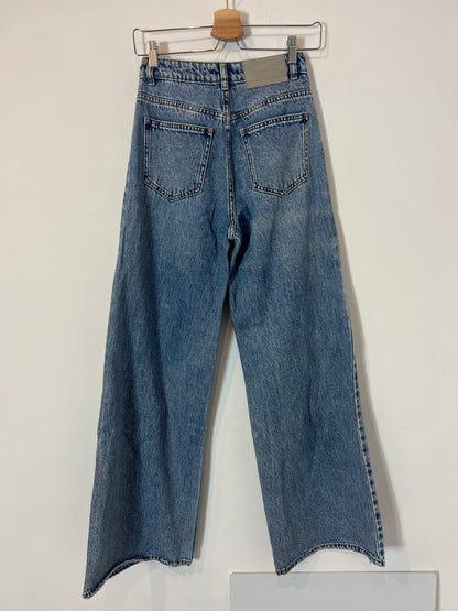 PULL&amp;BEAR. Light denim, wide leg. Size 32