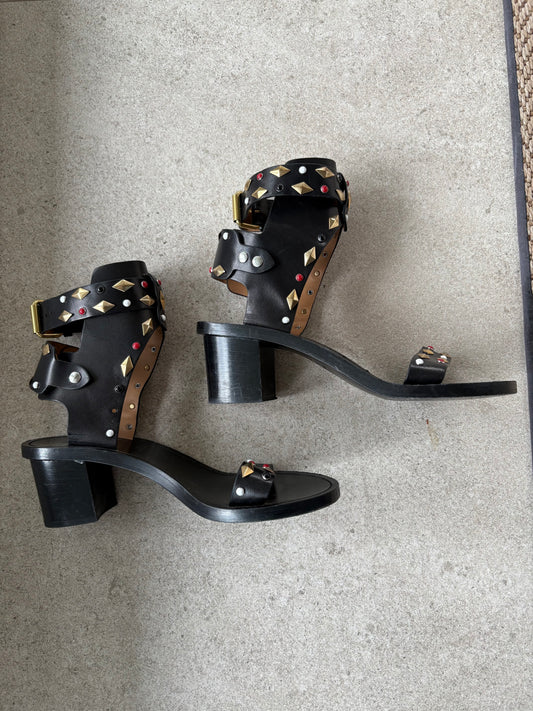 ISABEL MARANT. Sandalia piel tachuelas