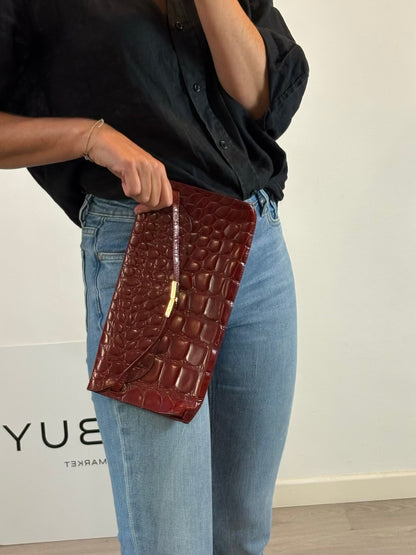 FURLA. Cartera de mano piel troquelada