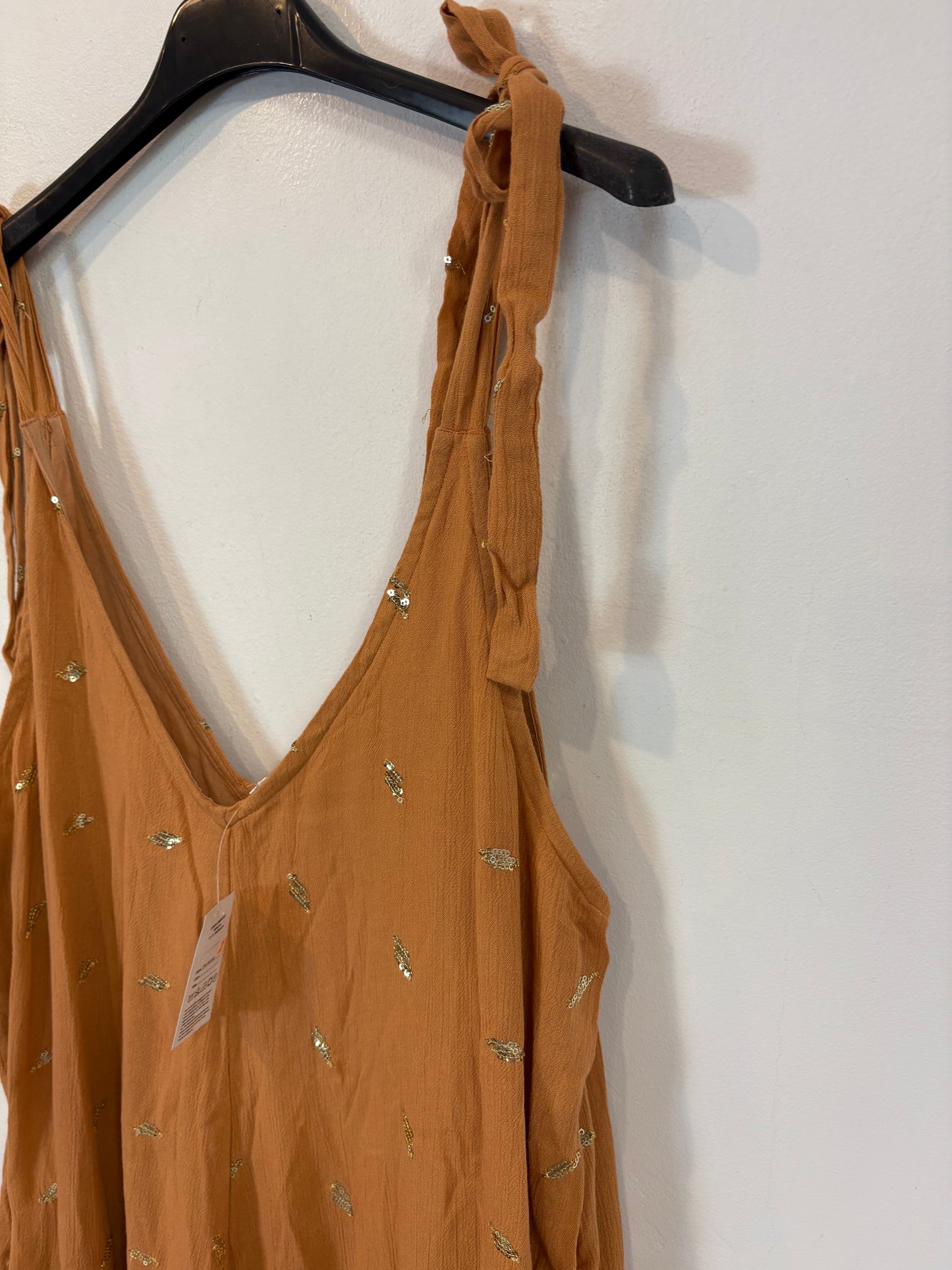 OTRAS. Mono largo fludio mini lentejuelas. T L/XL