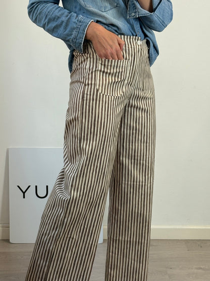 OTRAS. Pantalón rayas pata ancha