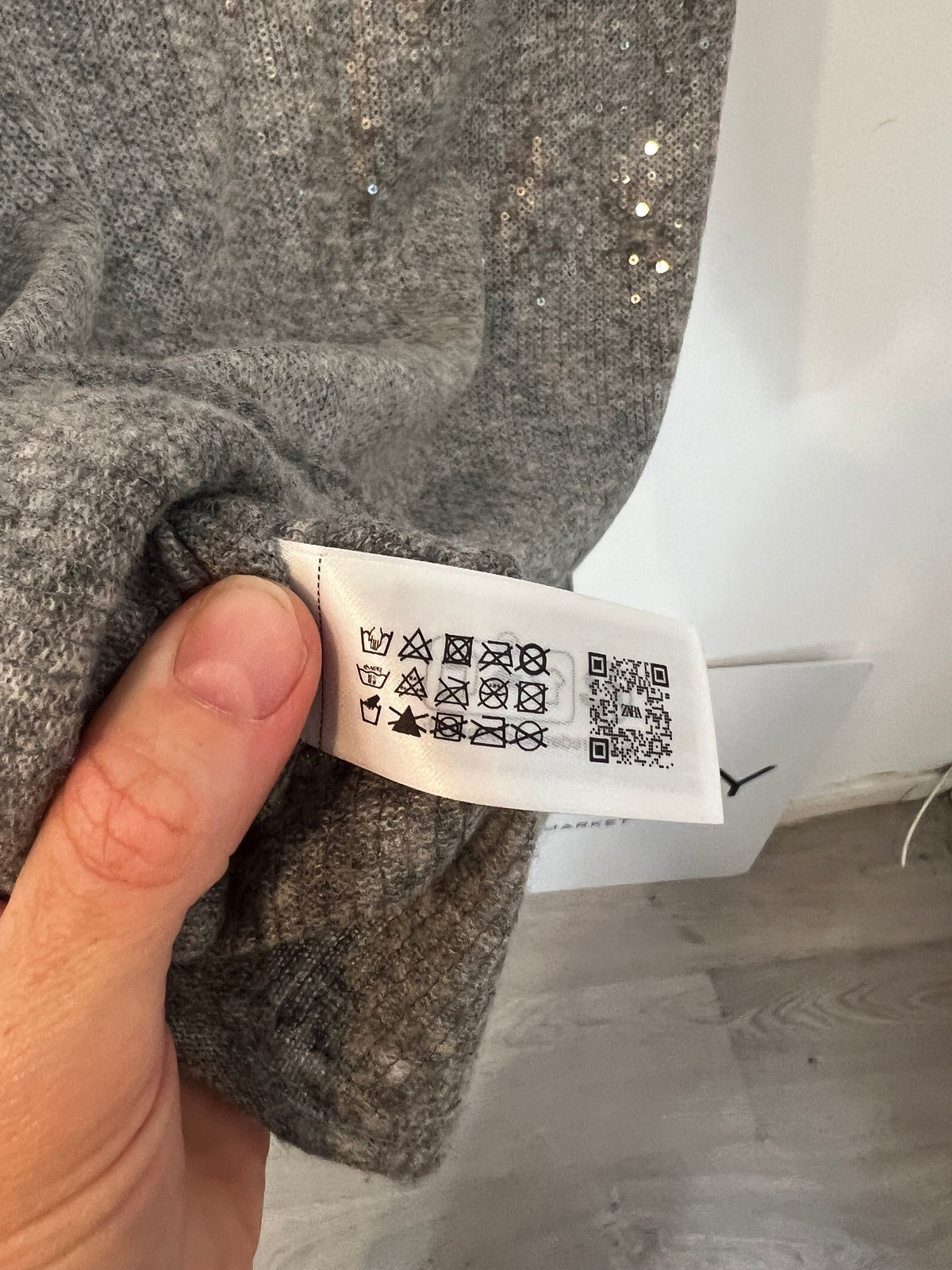 ZARA. conjunto gris lentejuelas con lana