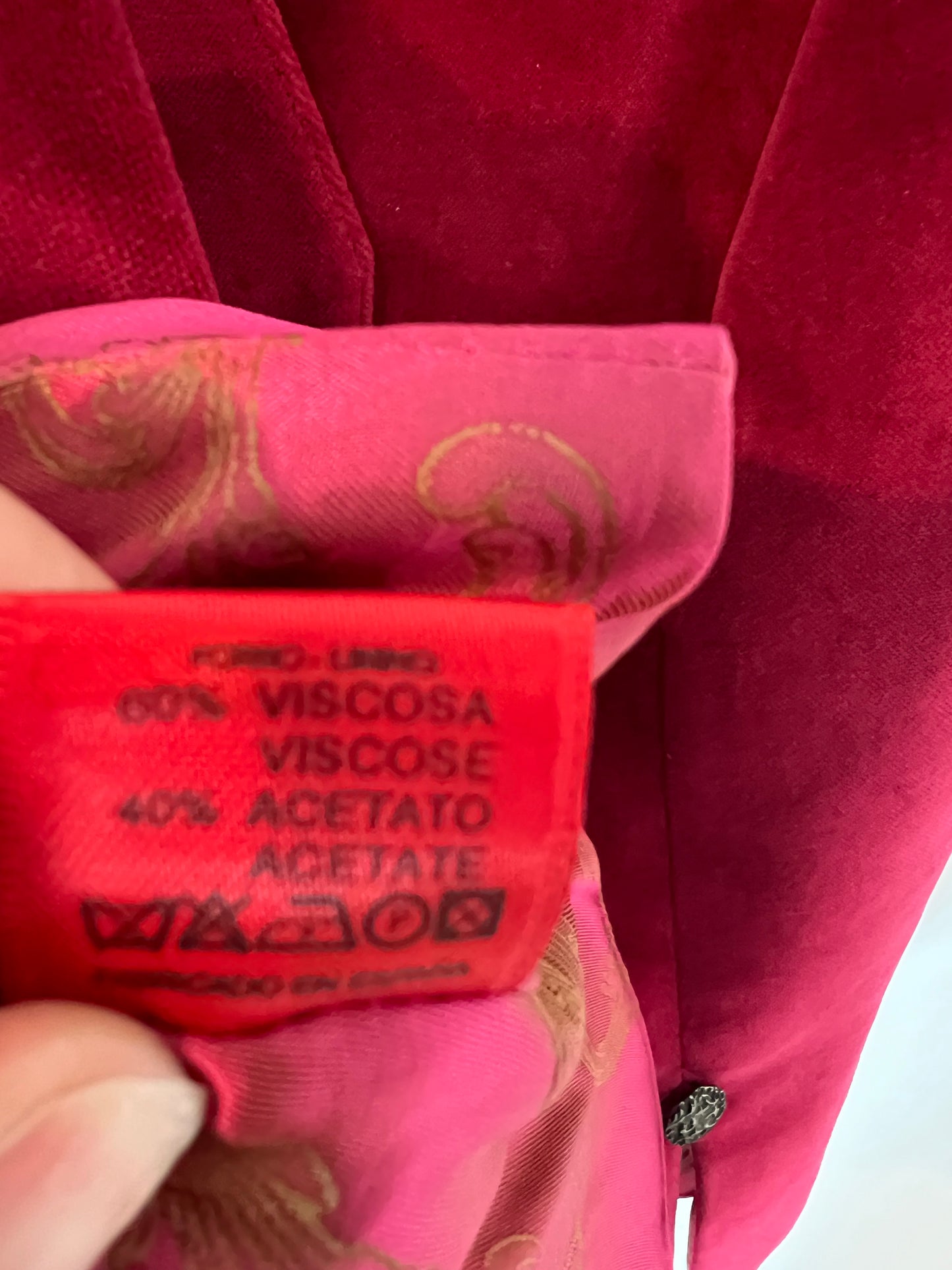 TBA. Chaleco terciopelo burdeos T.36