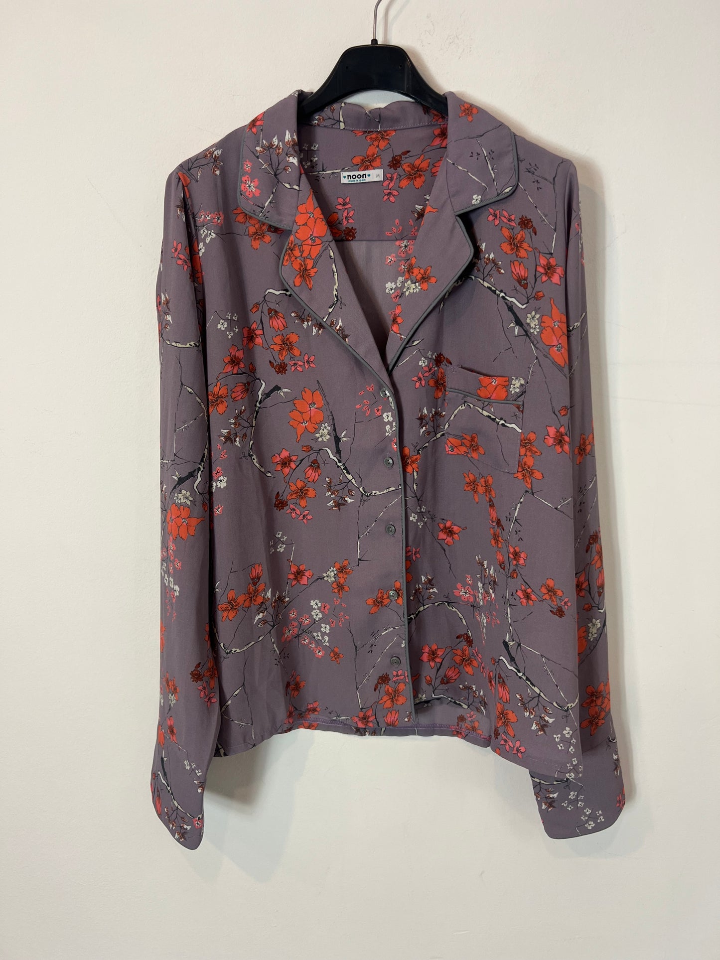 NOON. Mauve floral blouse. TM