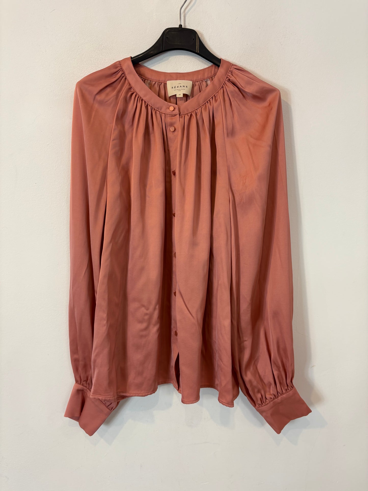 SÉZANE.Conjunto rosa satinado fluido