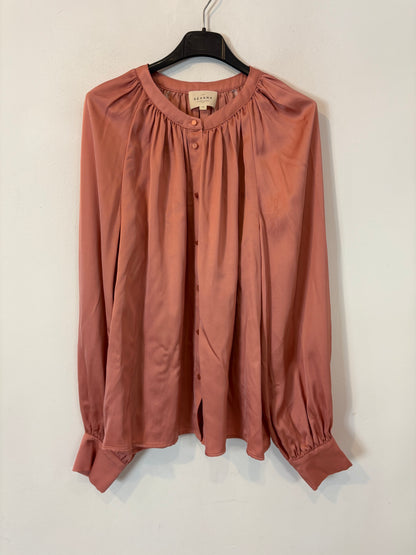 SÉZANE.Conjunto rosa satinado fluido