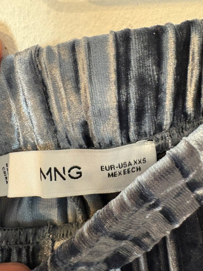 MANGO. Conjunto terciopelo plisado