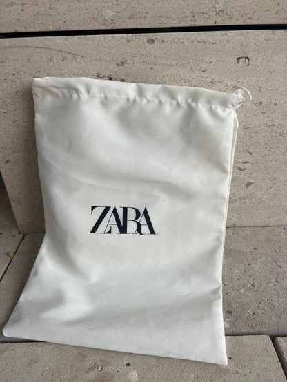 ZARA. Collar flor textura. T M