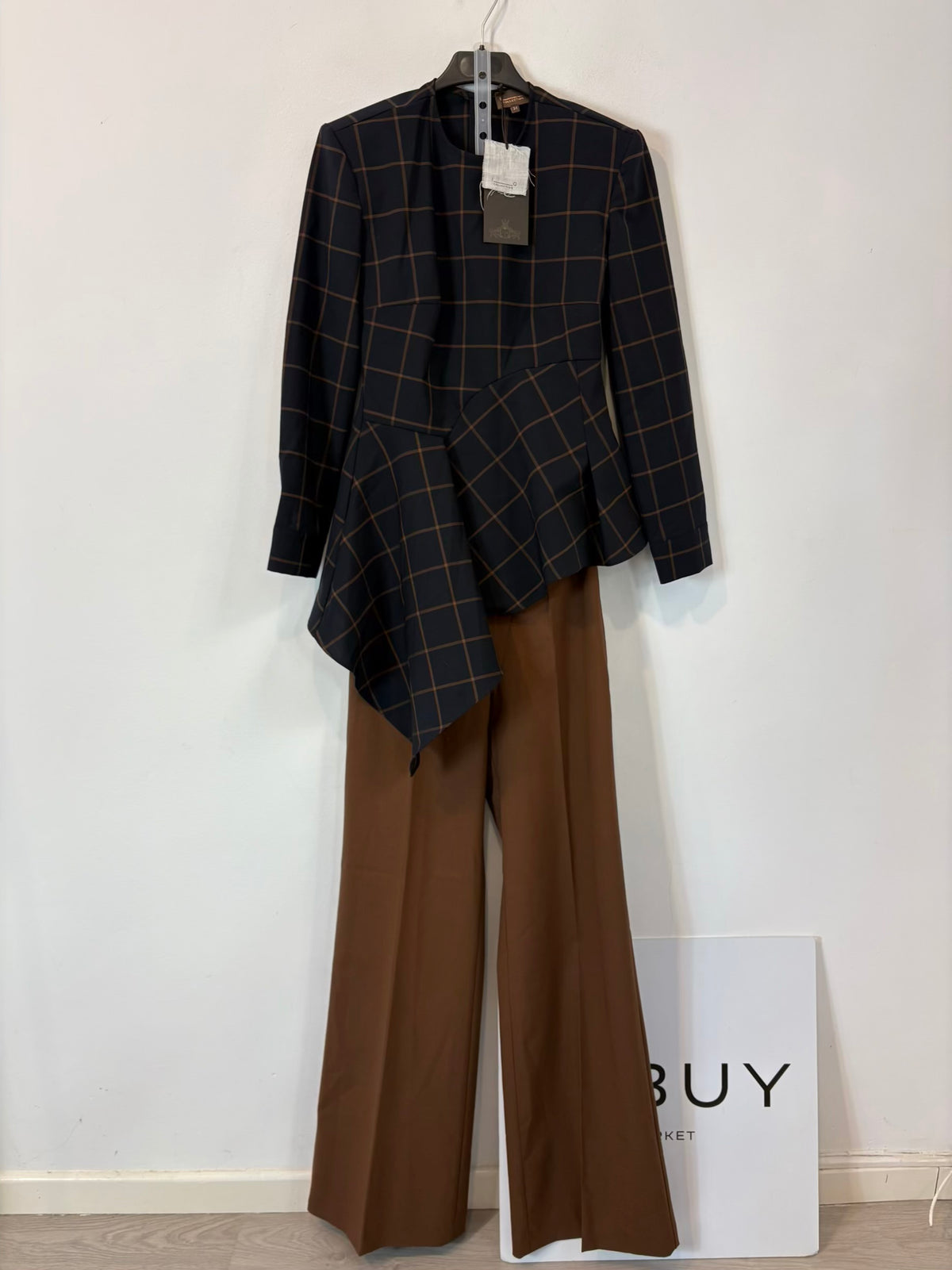 IQ COLLECTION. Conjunto top y pantalón fluidos