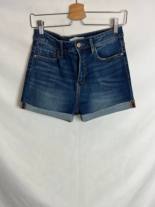 STRADIVARIUS . Shorts denim dobladillo. T38