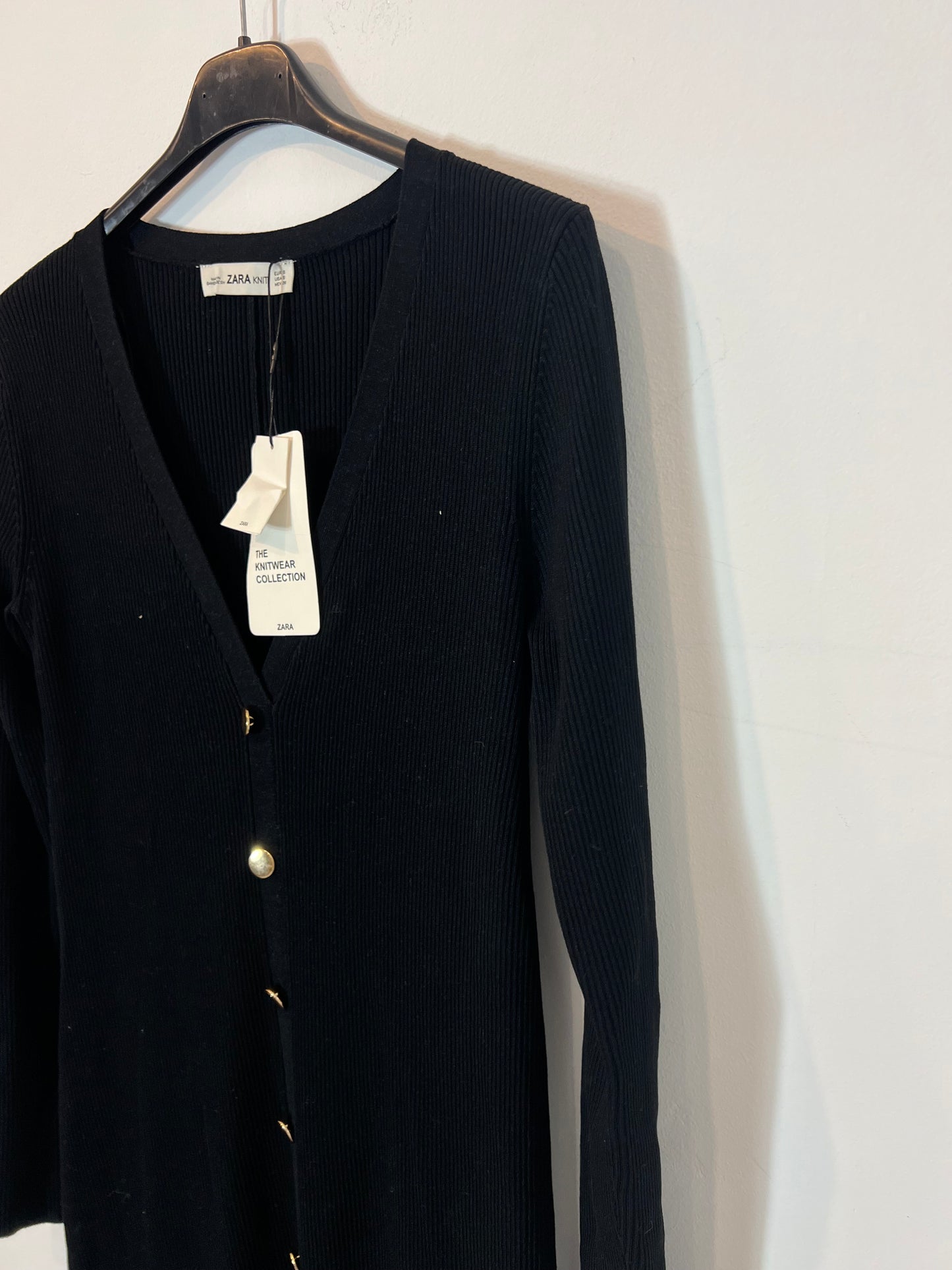 ZARA. Vestido largo canalé botones dorados. T S