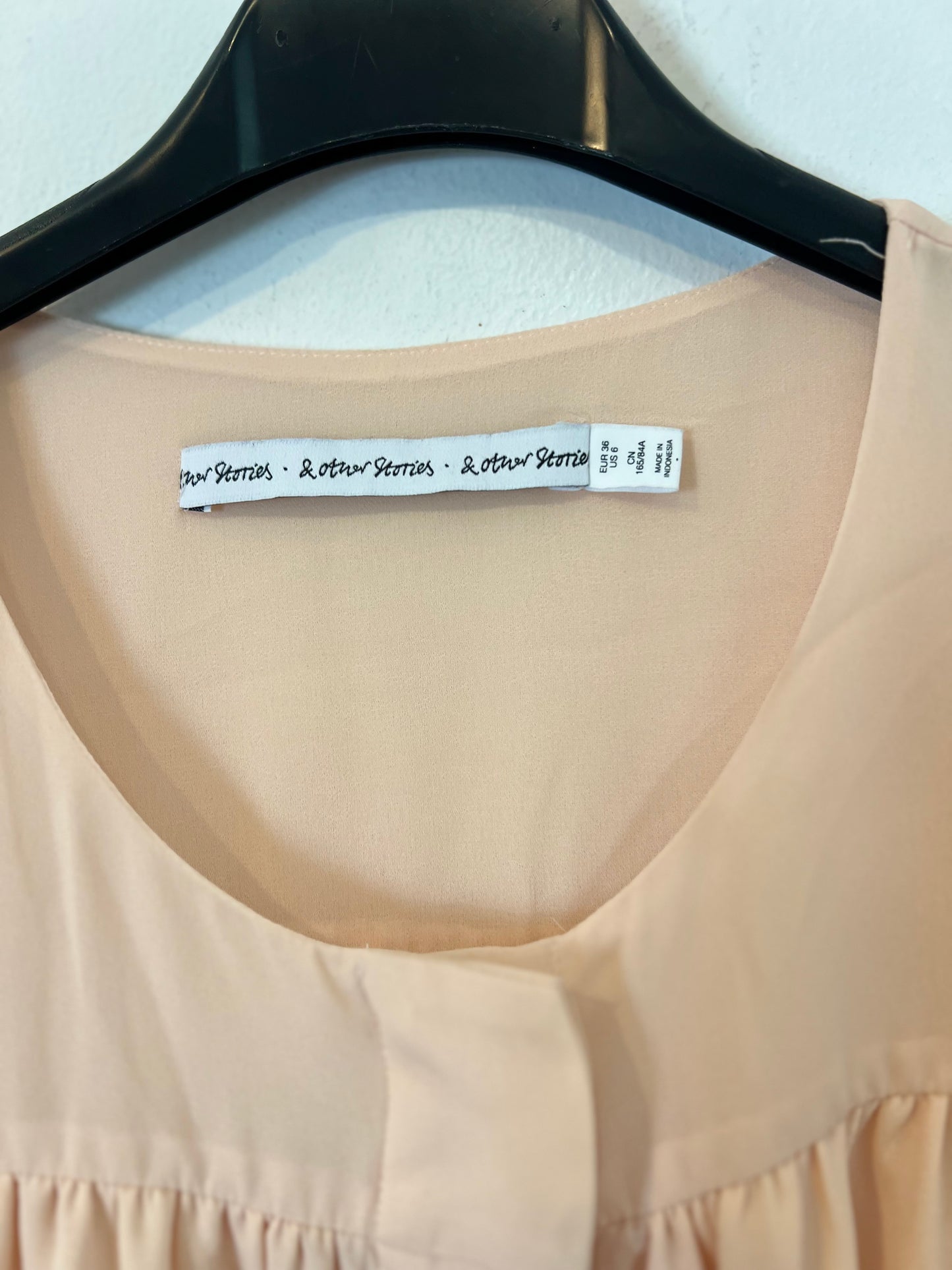 &OTHER STORIES. Blusa rosa plisada T.36