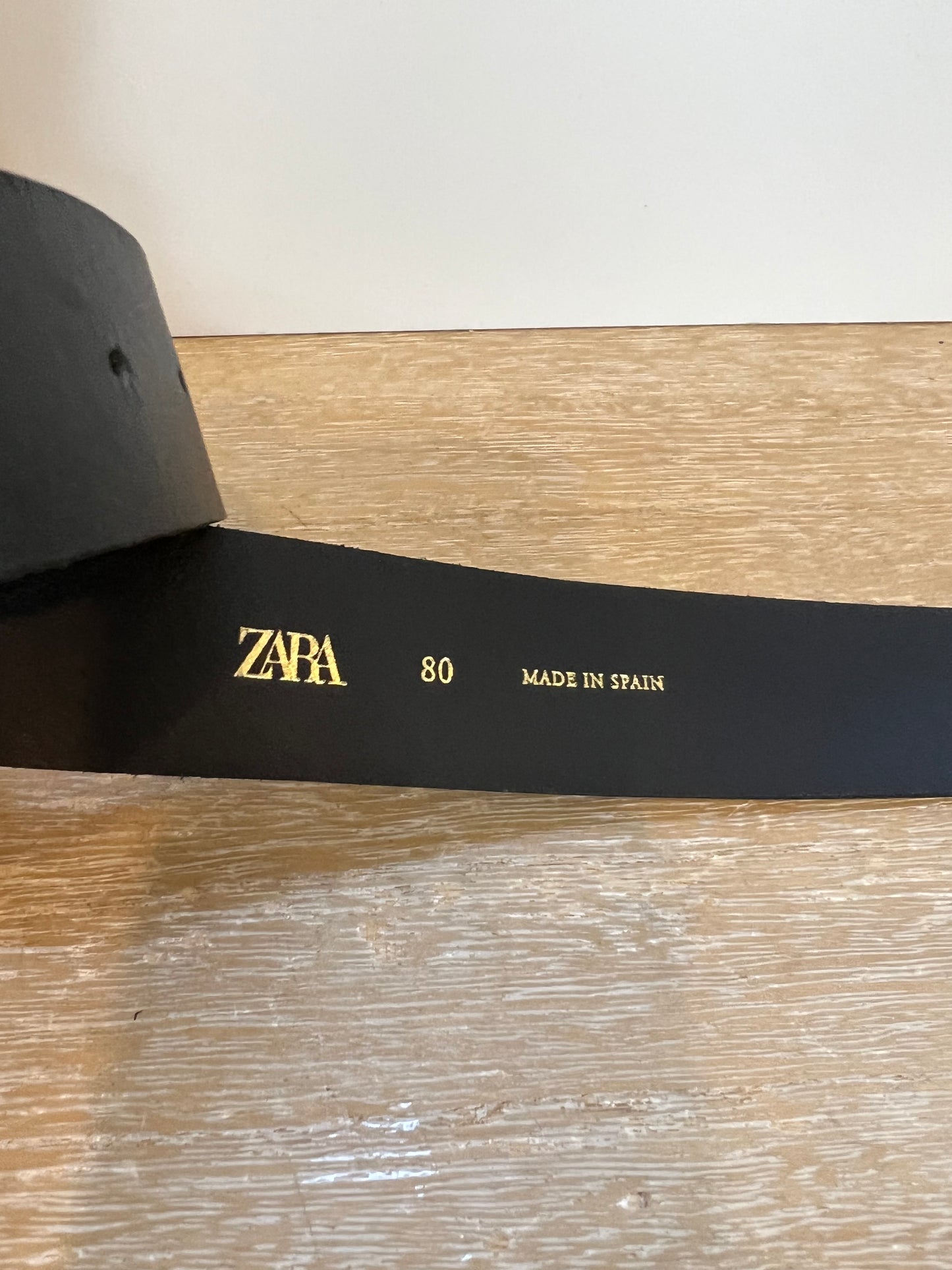 ZARA. Cinturón piel detalle hebilla forrada. T 80