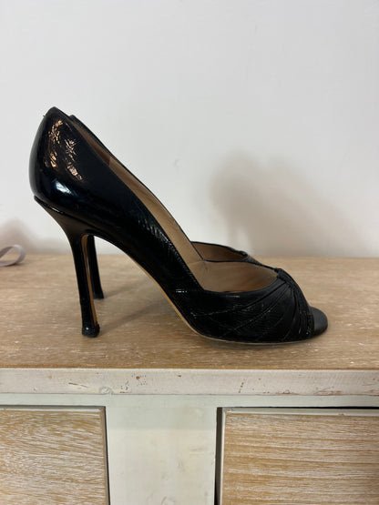 JIMMY CHOO. Black patent leather peeptoe heels. Size 37.5 (tare)