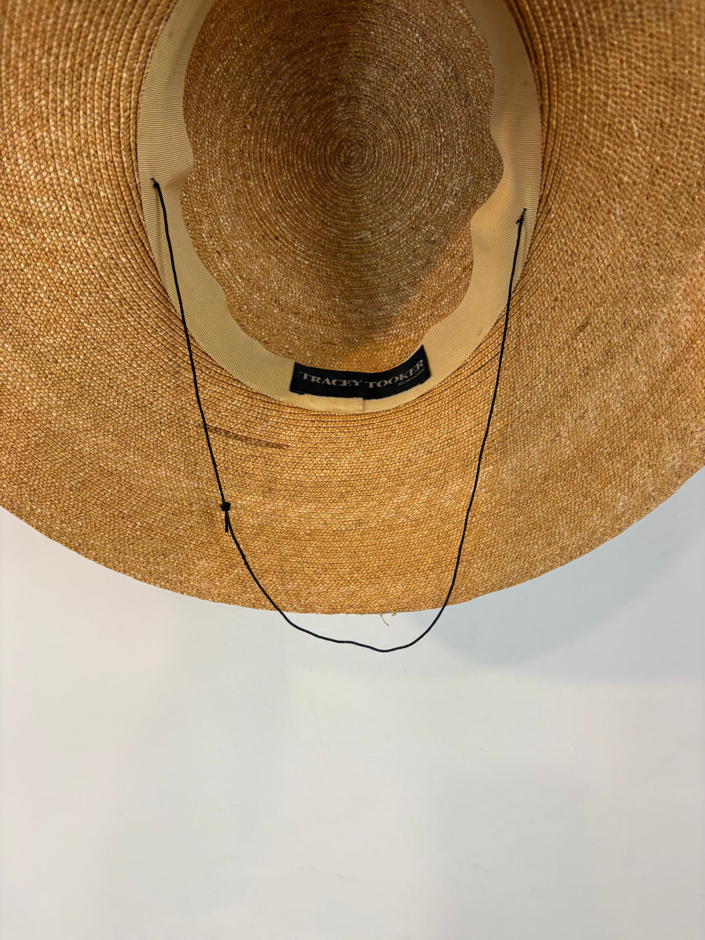 TRACEY TOOKER HATS. Sombrero rafia lazo
