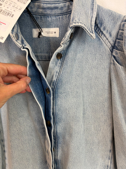 ZARA. Camisa denim manga abullonada