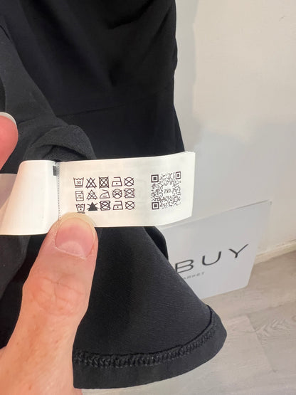 ZARA. Vestido negro fruncido