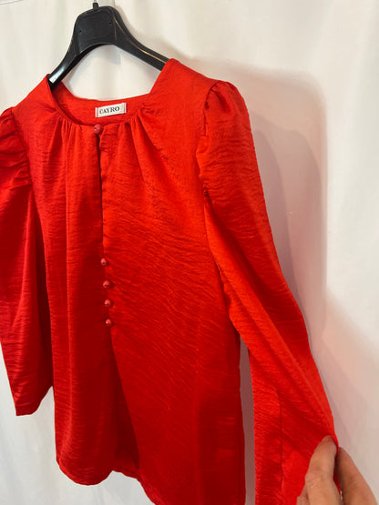 CAYRO. Blusa roja satinada botones T.S