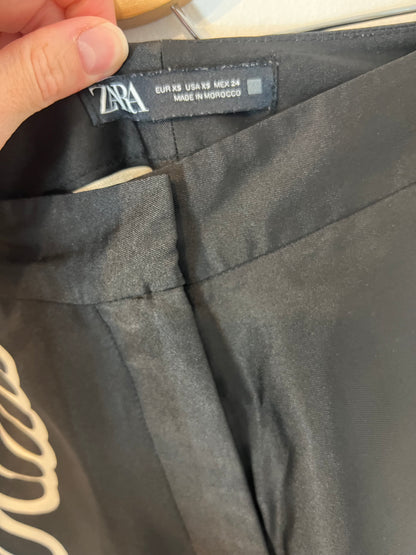 ZARA. Conjunto estampado flores T.xs