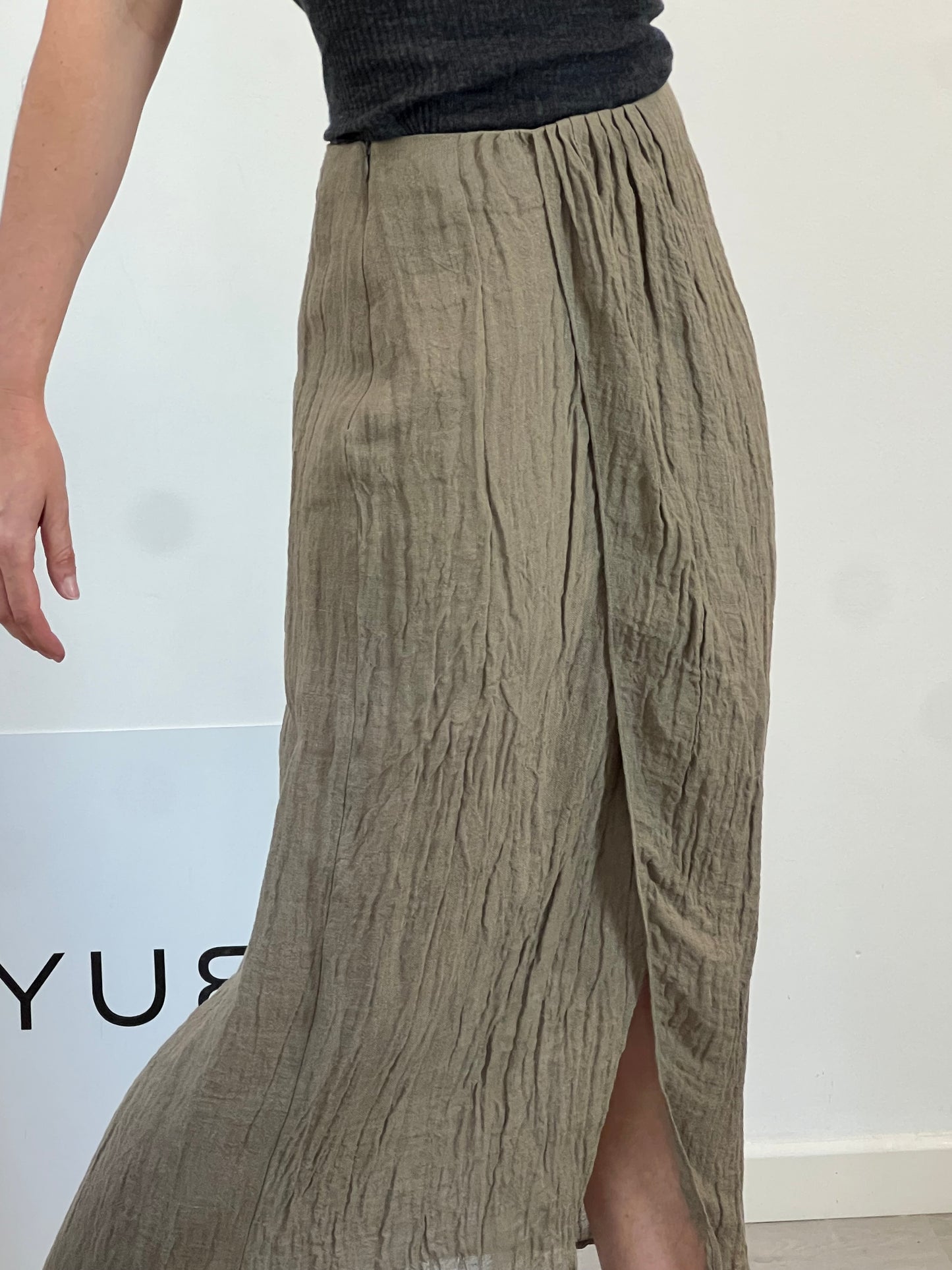 MASSIMO DUTTI. Falda midi lino cruzada. T S