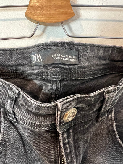 ZARA. Pantalón negro pillito T.38