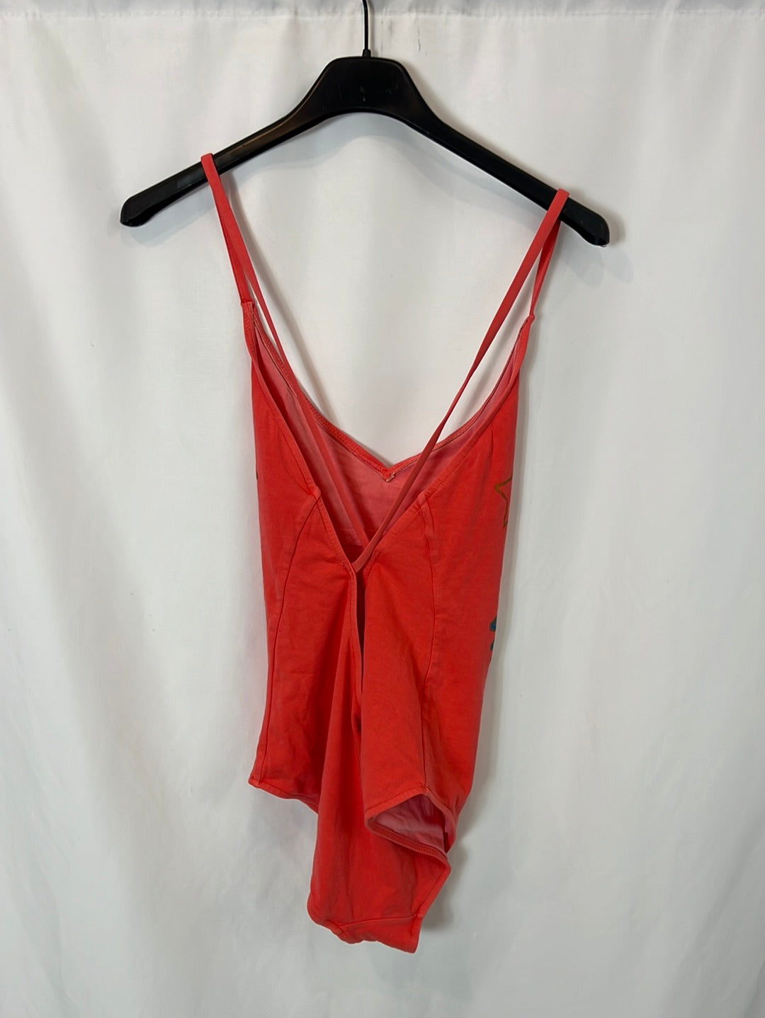 THE HIP TEE. Bañador rojo estampado. T M